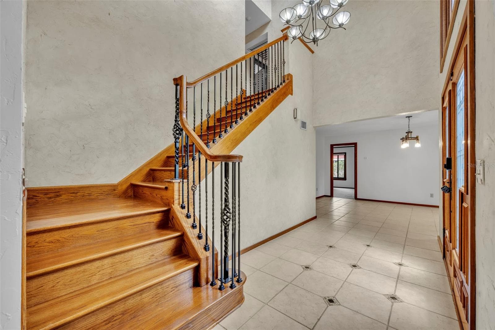 1001 VERSAILLES COURT — photo 33 of 53