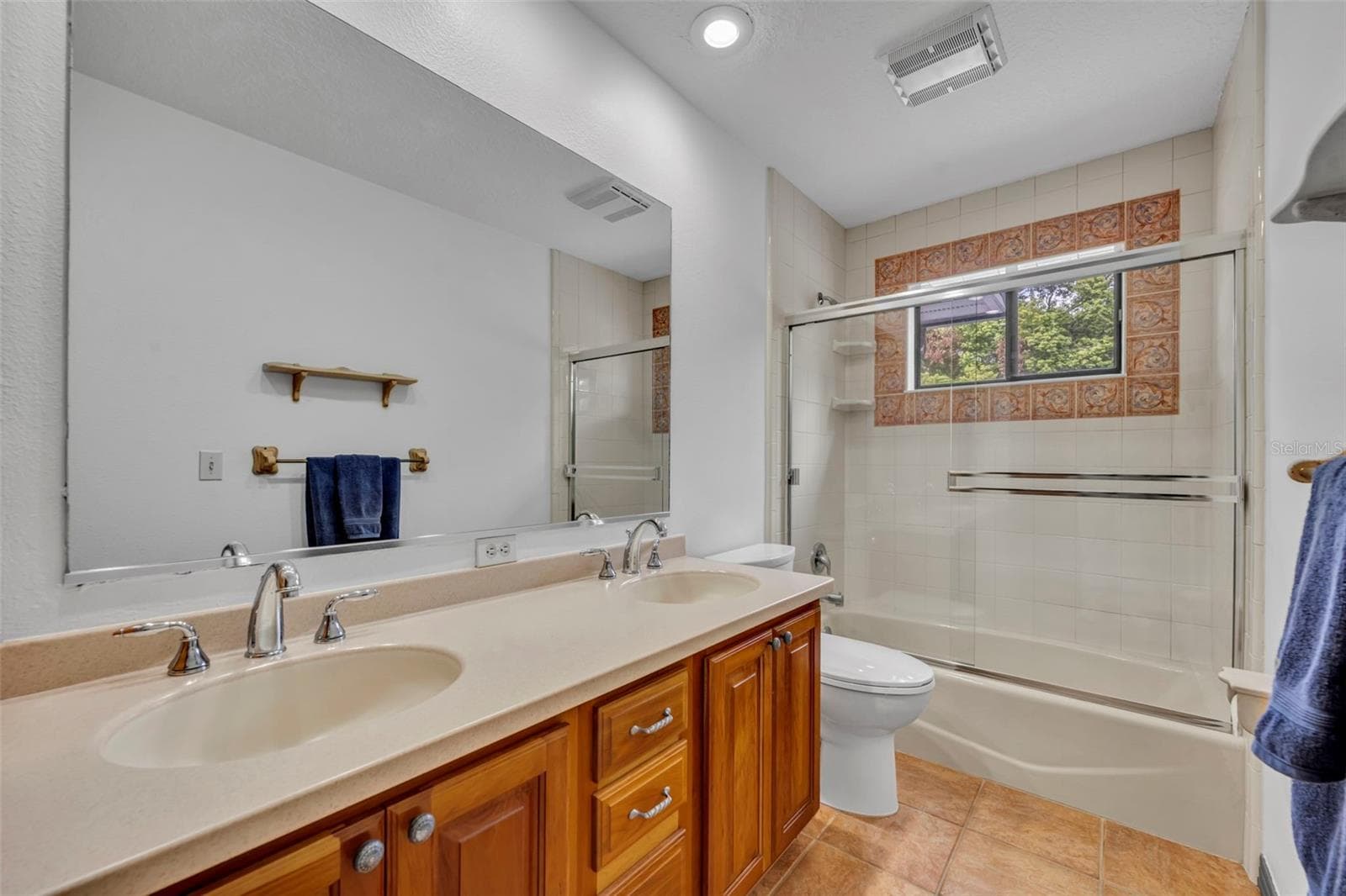 1001 VERSAILLES COURT — photo 36 of 53