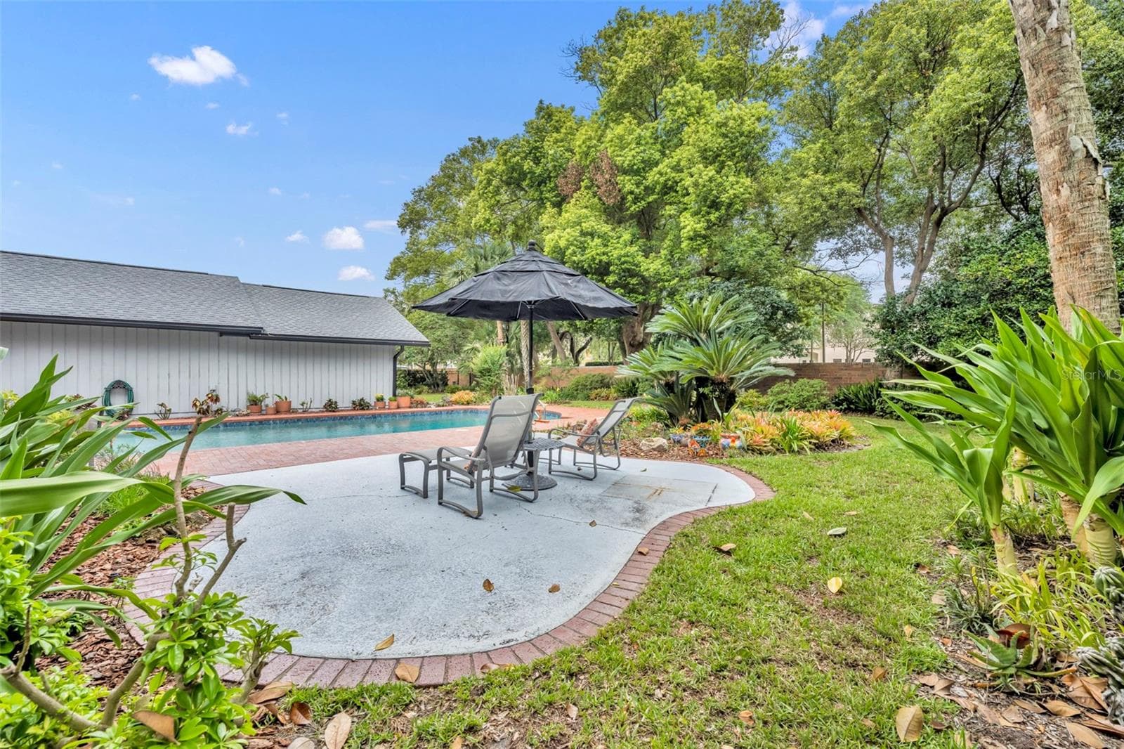 1001 VERSAILLES COURT — photo 44 of 53