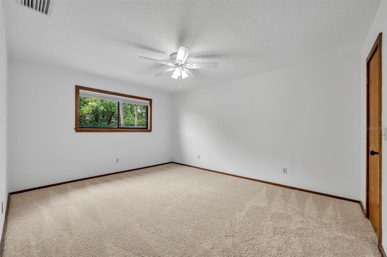 1001 VERSAILLES COURT — photo 34 of 53