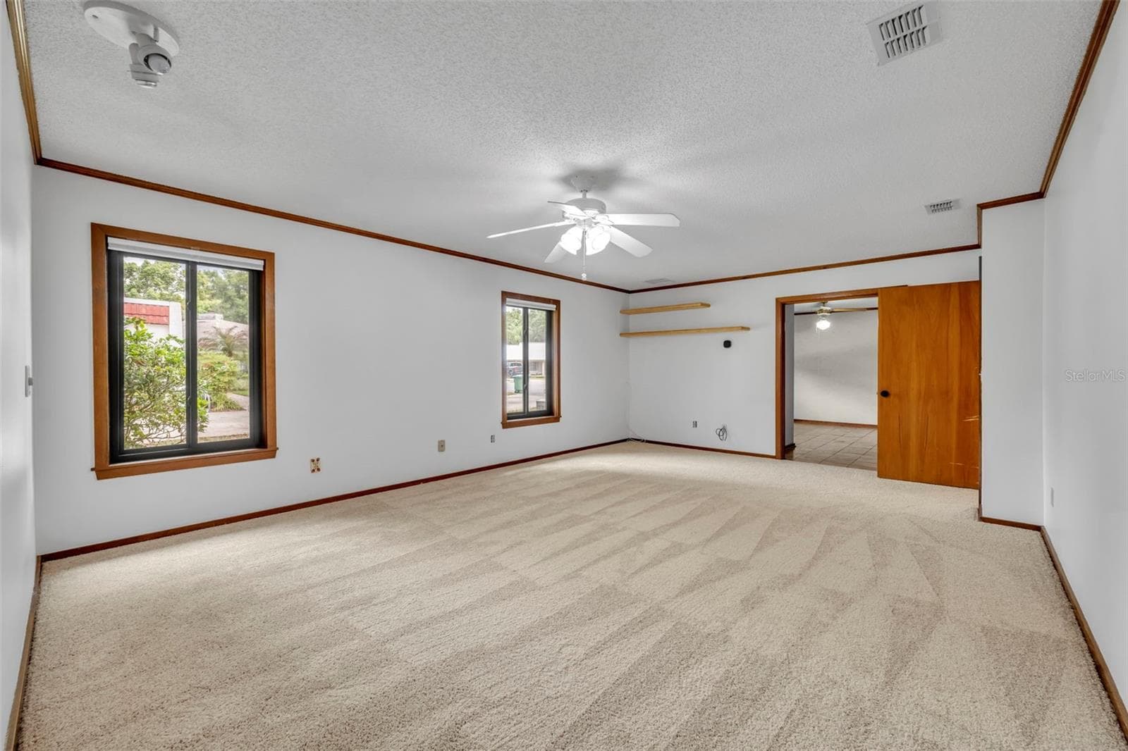 1001 VERSAILLES COURT — photo 17 of 53