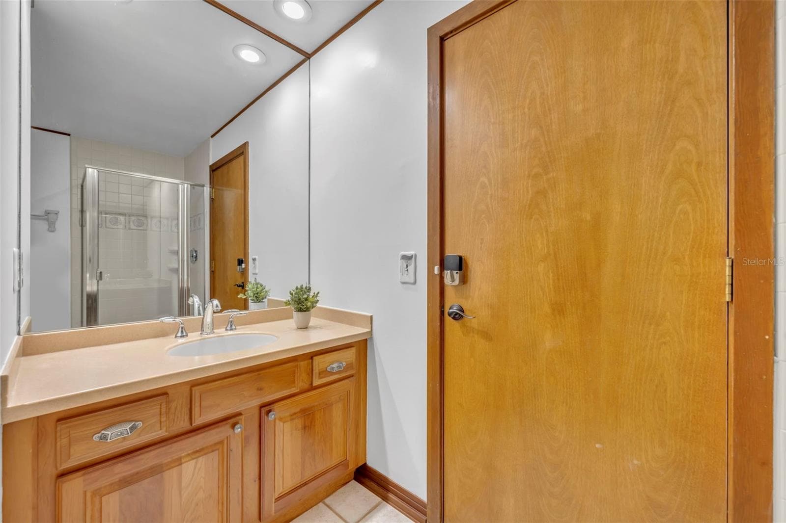 1001 VERSAILLES COURT — photo 32 of 53