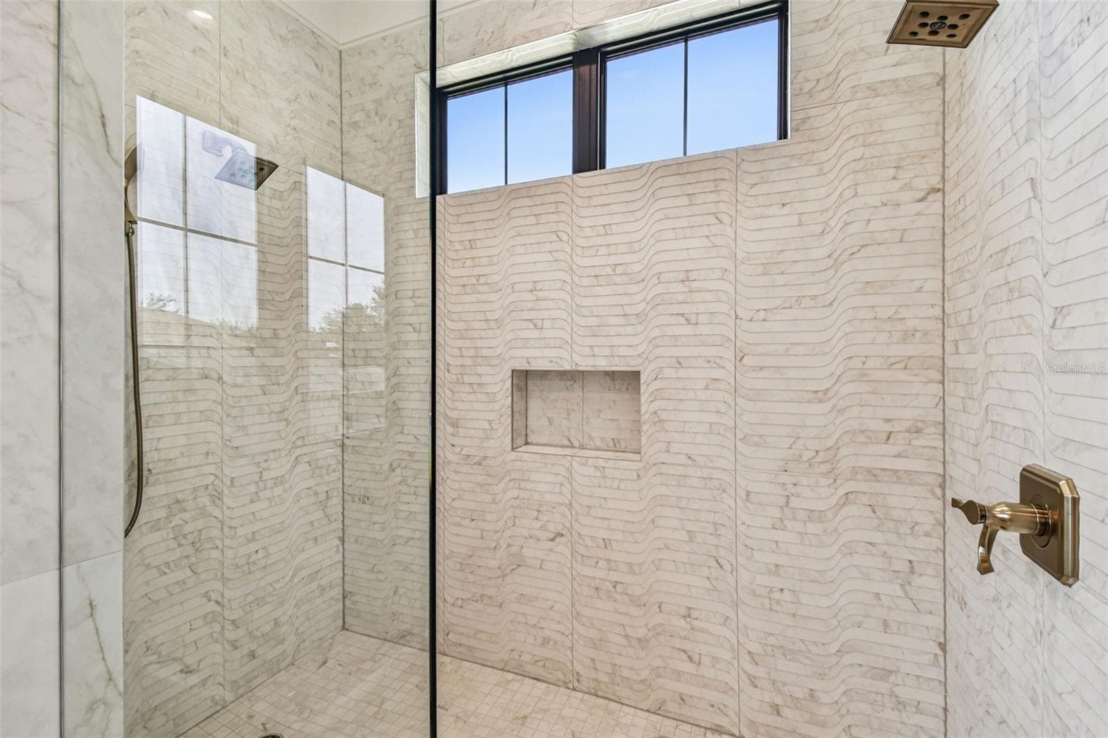 2915 HARBOR VIEW AVENUE — photo 33 of 58