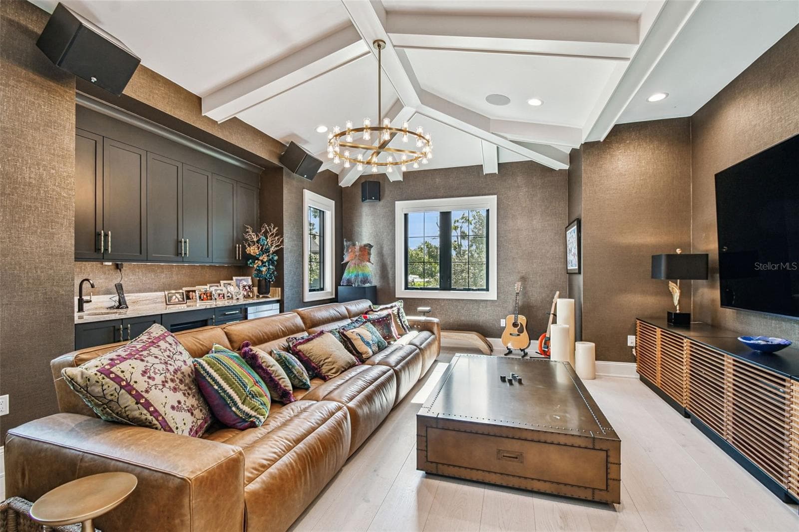 2915 HARBOR VIEW AVENUE — photo 5 of 58
