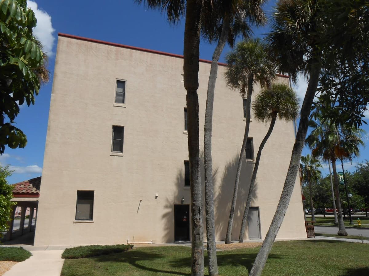 240 TAMPA AVENUE — photo 7 of 7