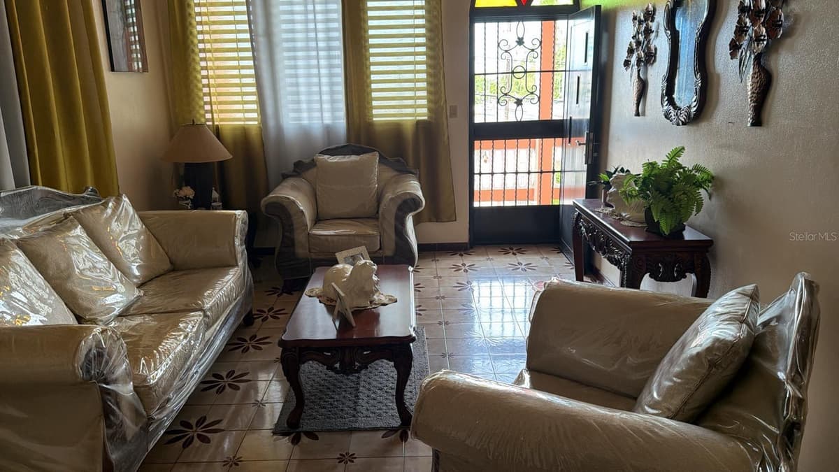 #55A CALLE JOSÉ HERNANDEZ — photo 6 of 23