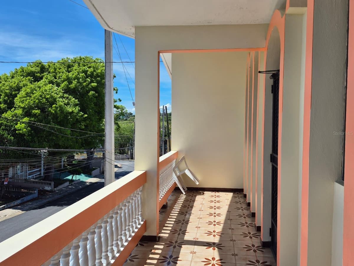 #55A CALLE JOSÉ HERNANDEZ — photo 4 of 23