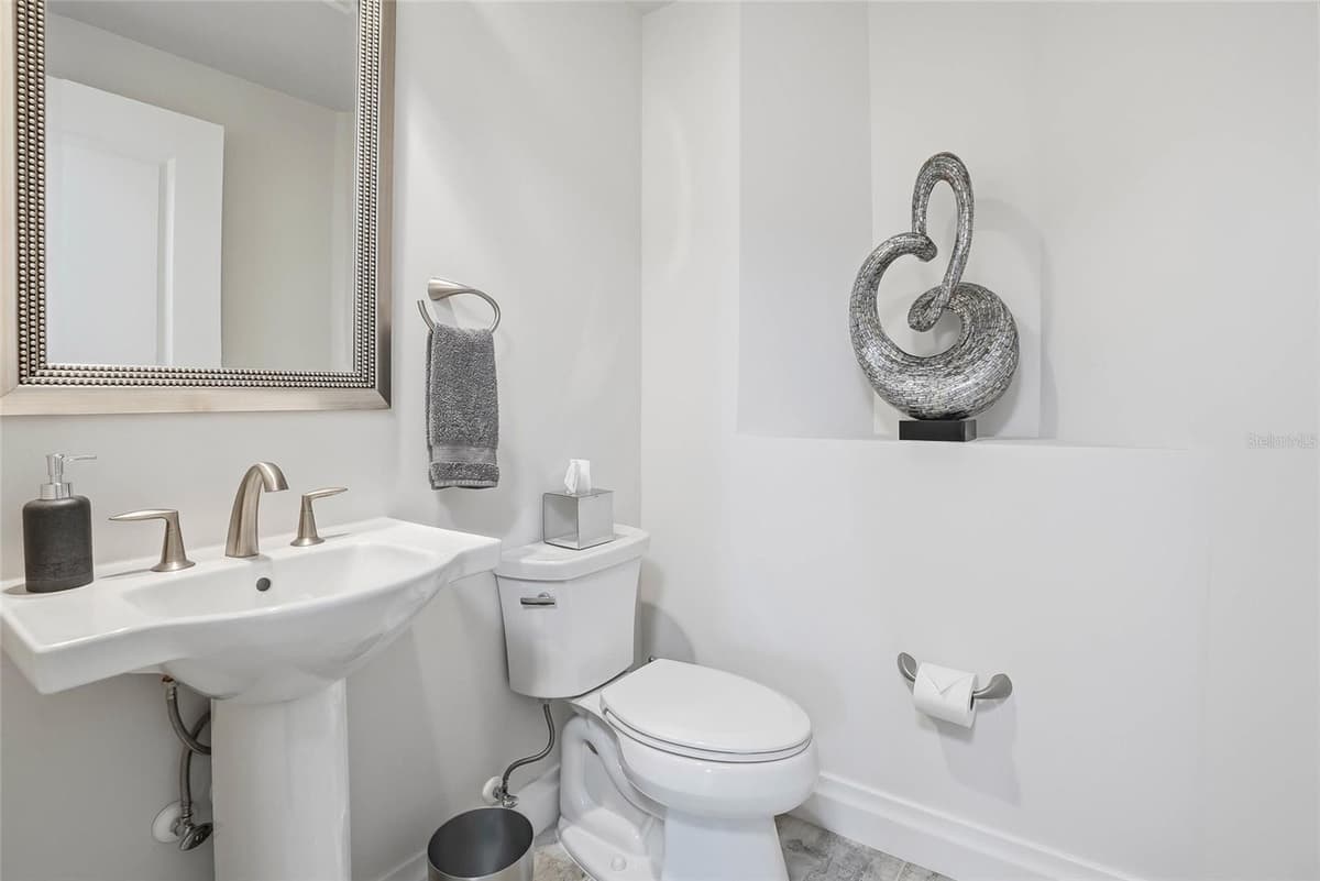 650 COLLANY ROAD — photo 44 of 58