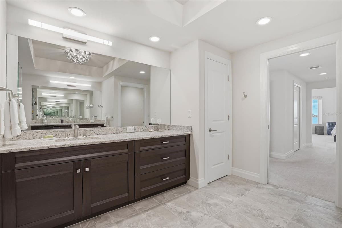 650 COLLANY ROAD — photo 30 of 58
