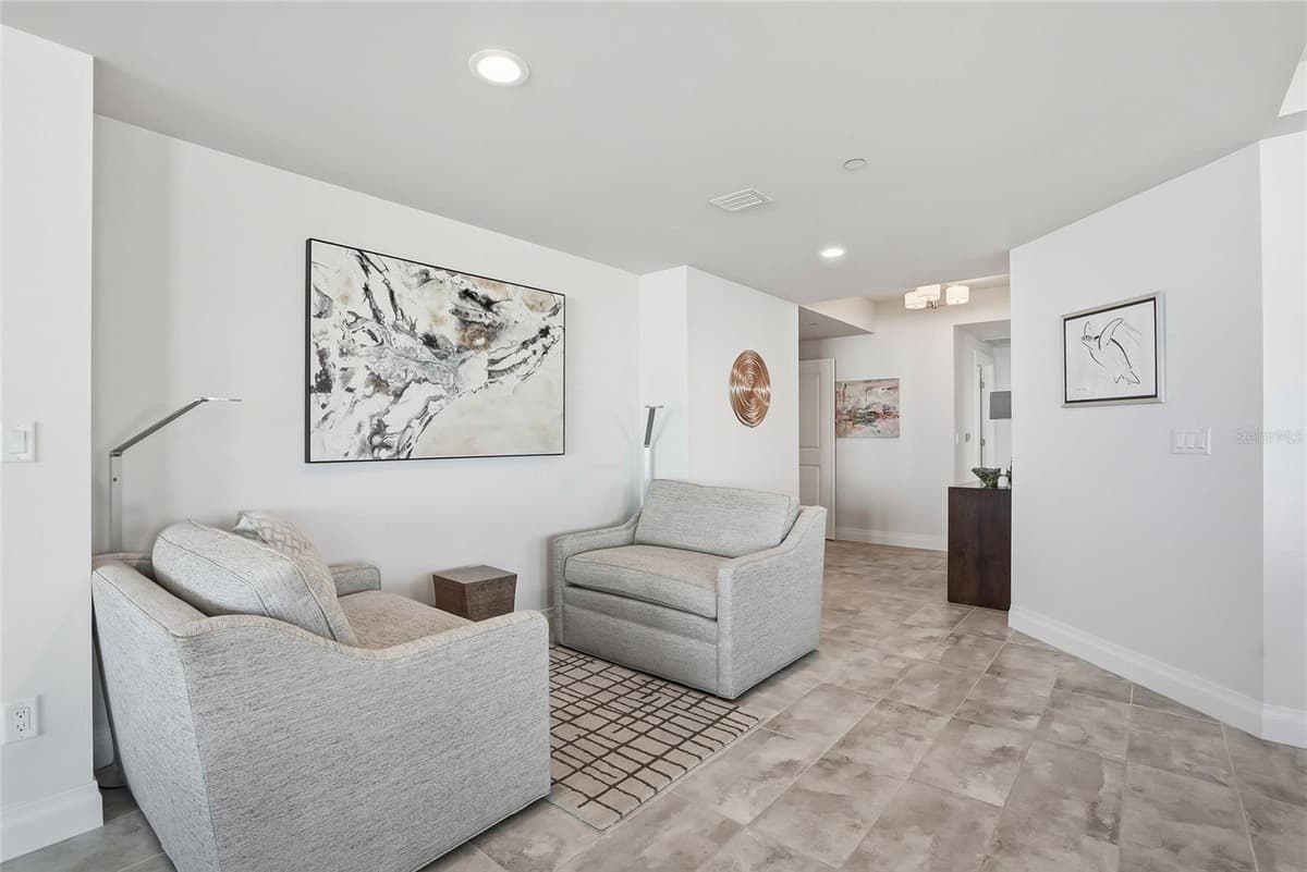 650 COLLANY ROAD — photo 32 of 58