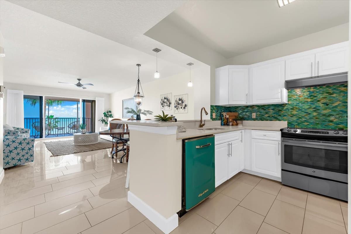 16500 GULF BOULEVARD — photo 14 of 45