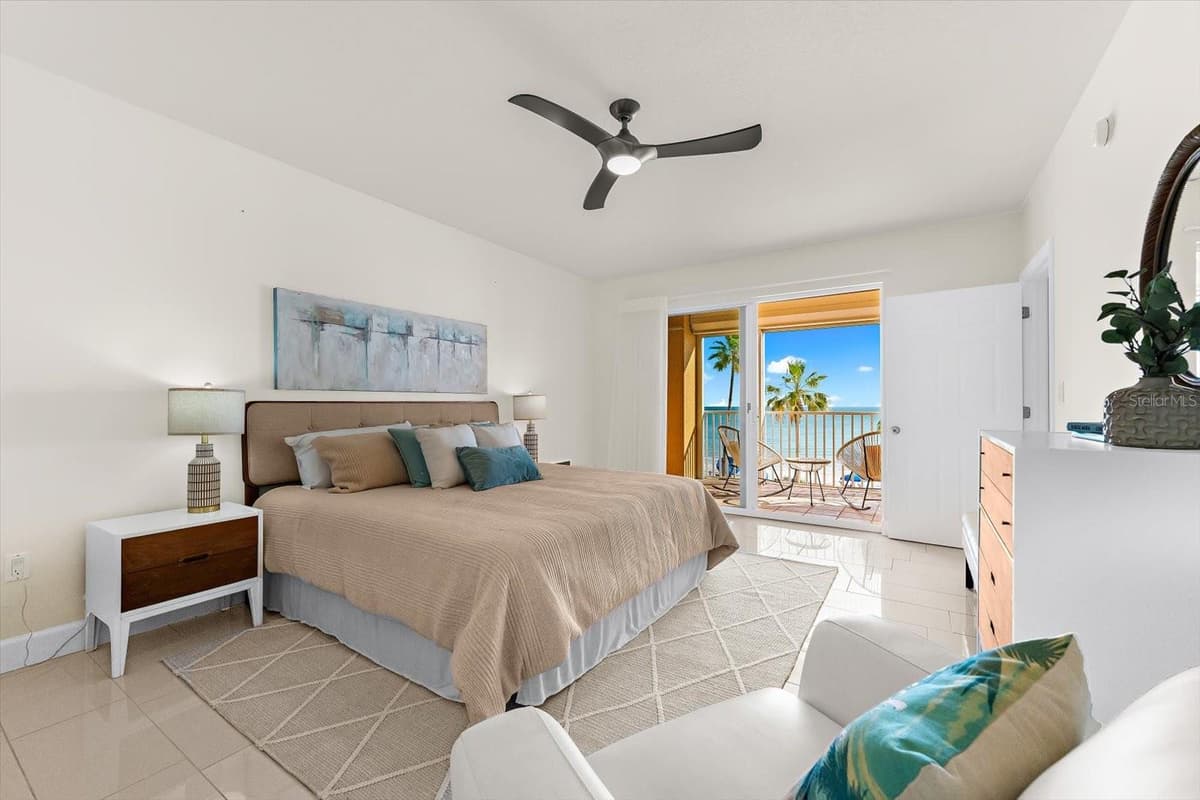 16500 GULF BOULEVARD — photo 19 of 45