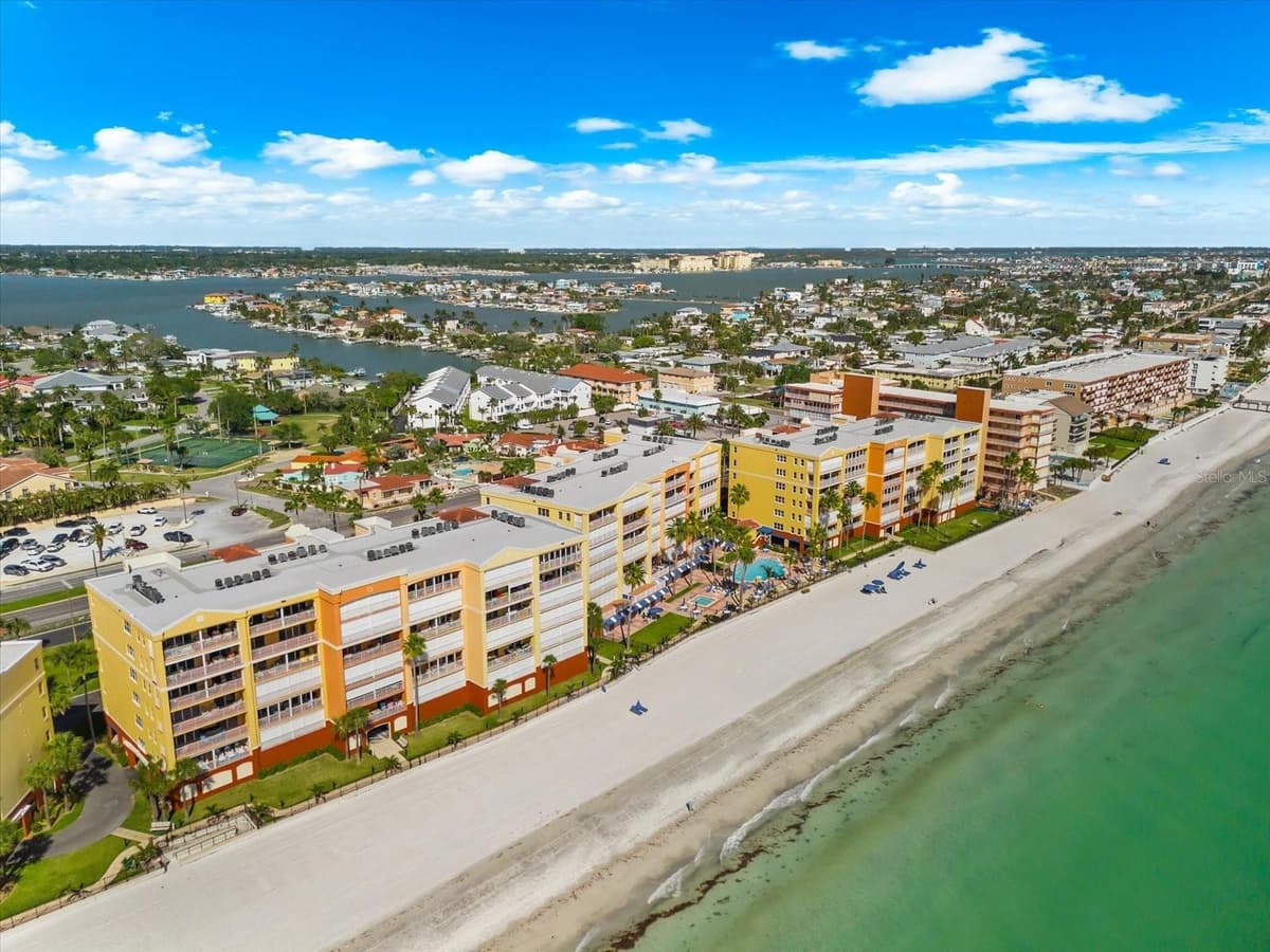 16500 GULF BOULEVARD — photo 33 of 45