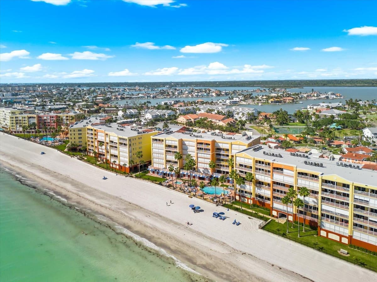 16500 GULF BOULEVARD — photo 34 of 45