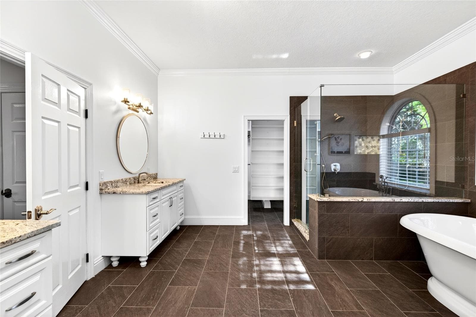 4940 FORT KING STREET — photo 11 of 55