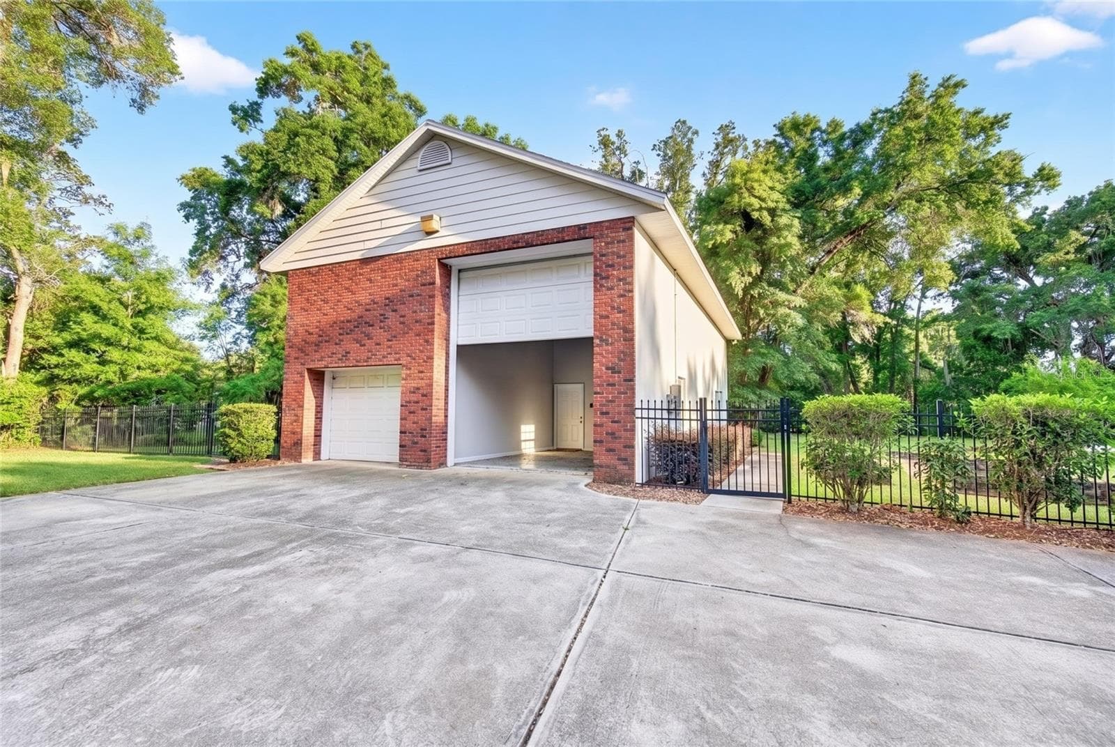 4940 FORT KING STREET — photo 49 of 55