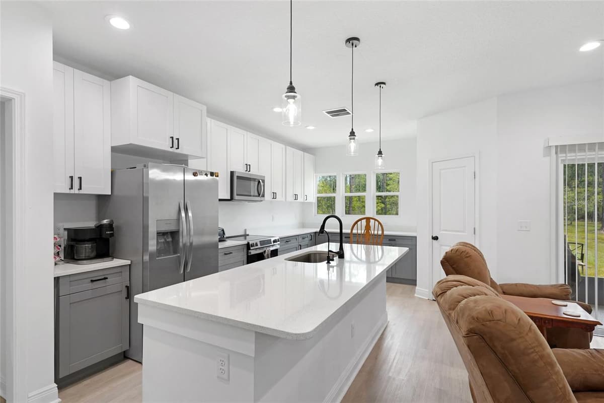 10550 CROTTY AVENUE — photo 7 of 38
