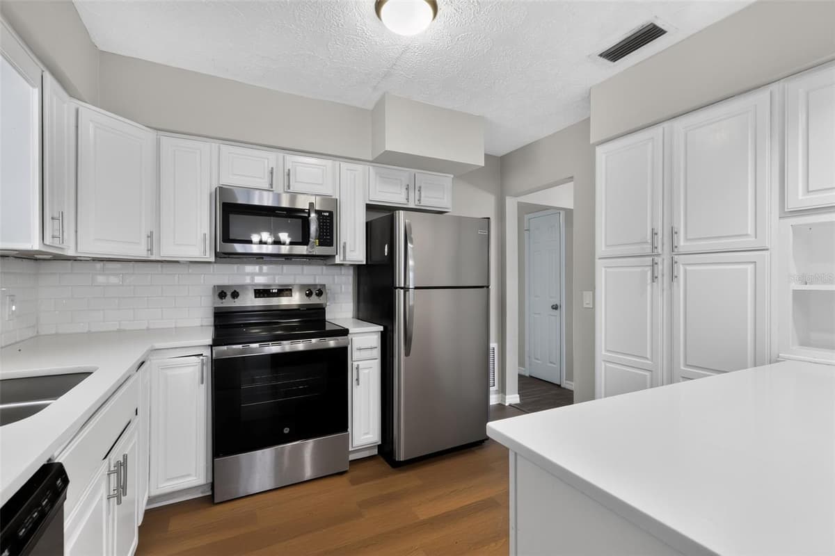 3734 BARMER DRIVE — photo 11 of 22