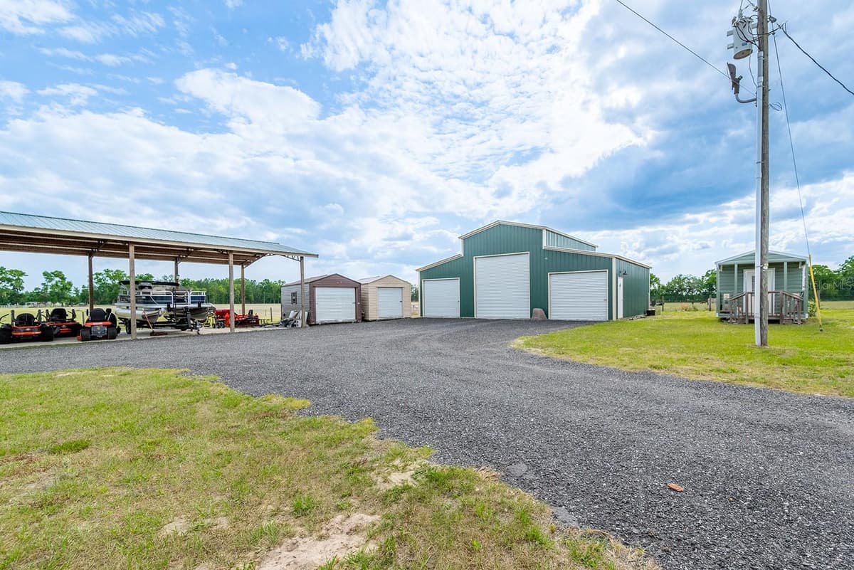5739 COUNTY ROAD 341 — photo 13 of 51