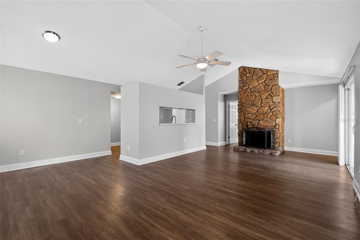 3918 PINE BREEZE ROAD — photo 8 of 21