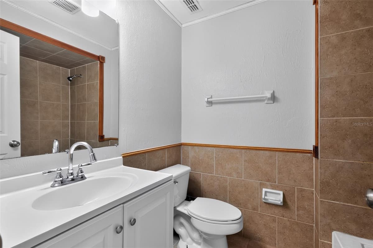 3918 PINE BREEZE ROAD — photo 15 of 21