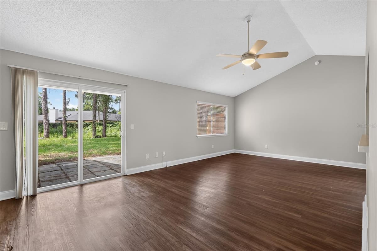 3918 PINE BREEZE ROAD — photo 10 of 21