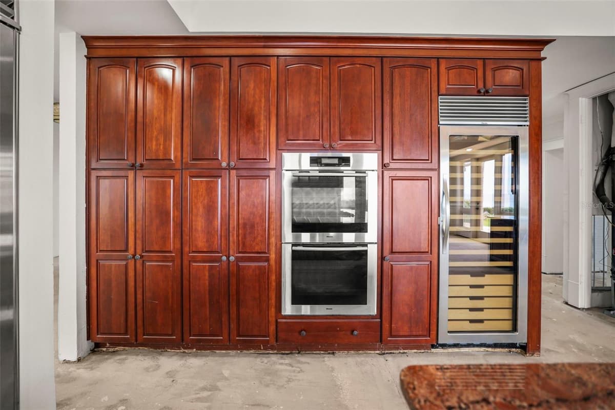 1721 GULF ROAD — photo 14 of 96