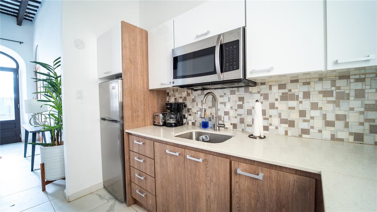 101 SOL STREET — photo 6 of 19