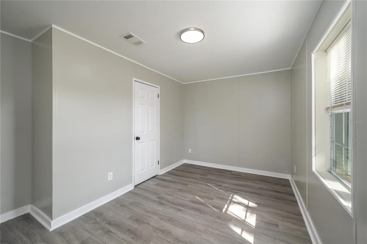 991 BAY COURT — photo 20 of 39