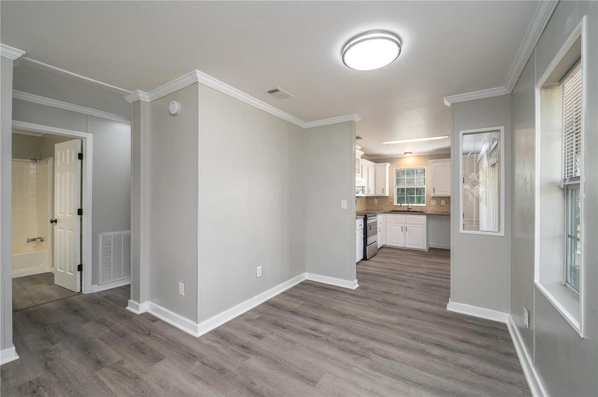 991 BAY COURT — photo 10 of 39