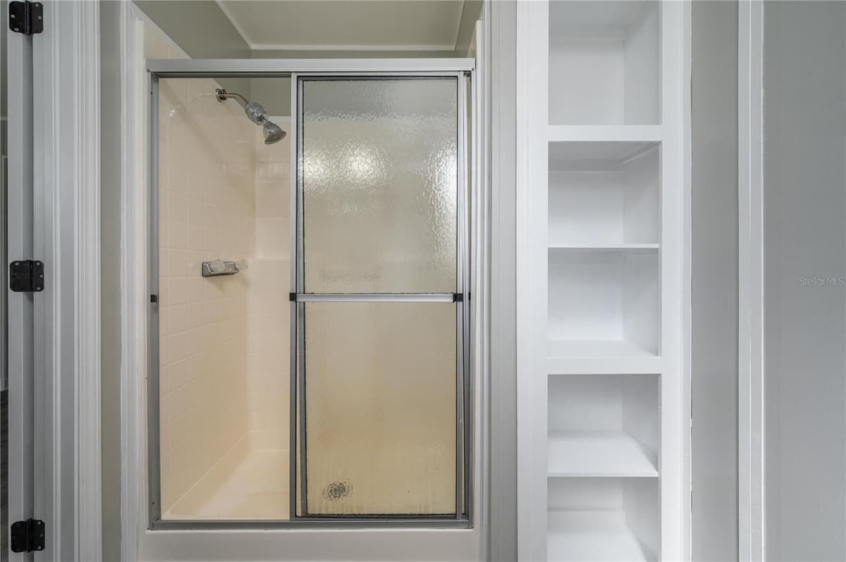 991 BAY COURT — photo 17 of 39