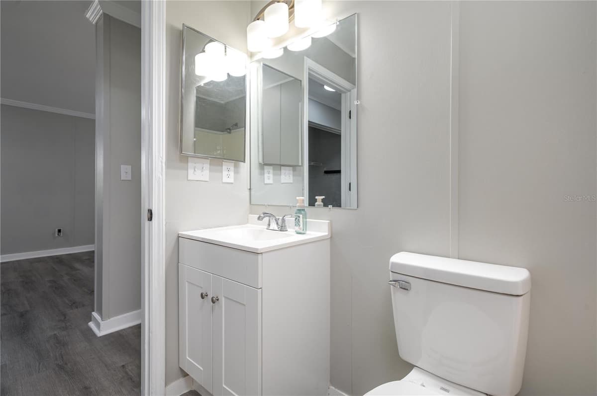 991 BAY COURT — photo 25 of 39