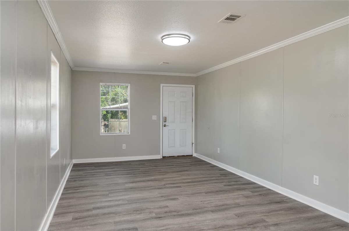 991 BAY COURT — photo 8 of 39
