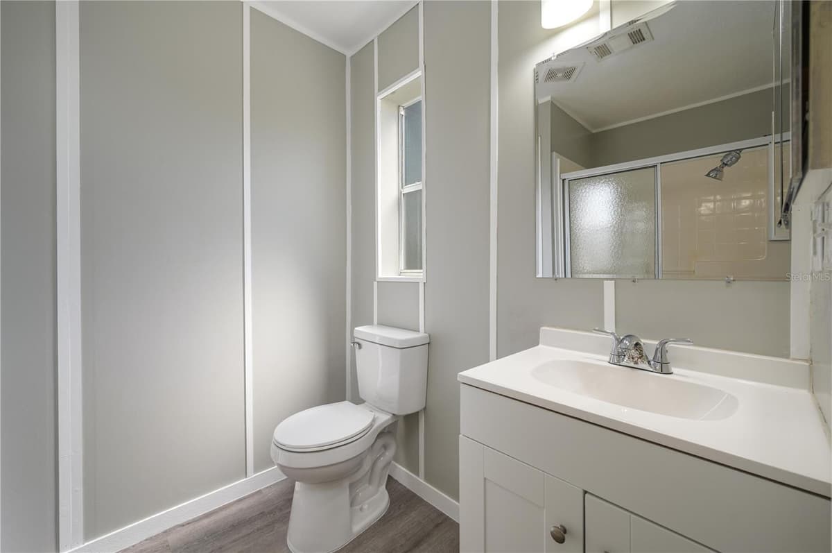 991 BAY COURT — photo 16 of 39