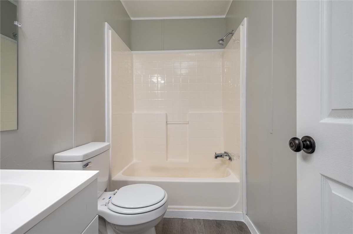 991 BAY COURT — photo 24 of 39