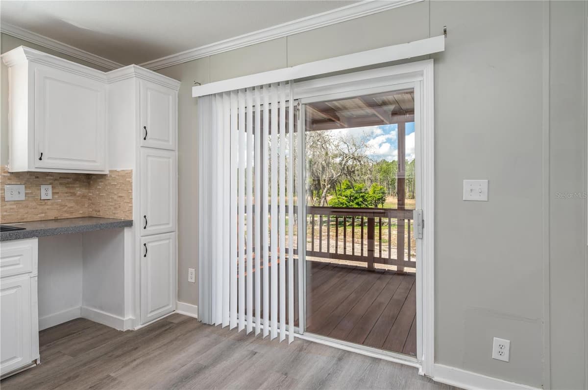 991 BAY COURT — photo 13 of 39