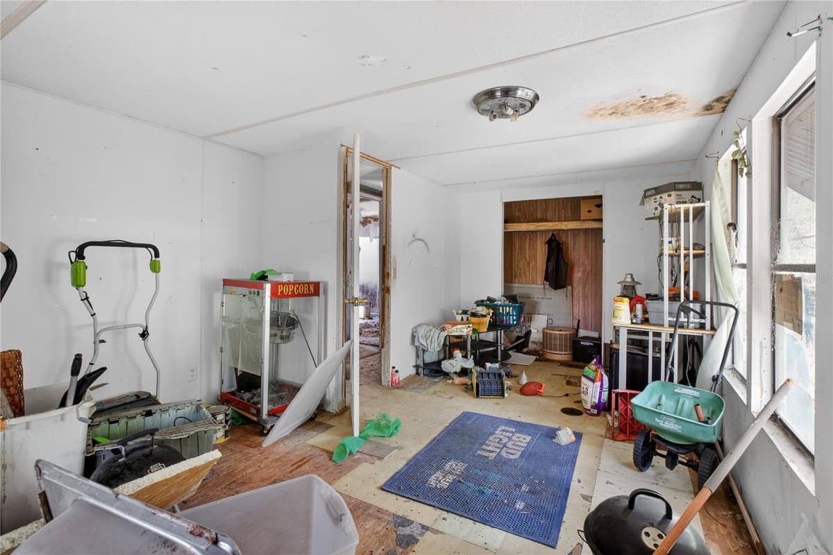 2632 FRANCES DRIVE — photo 14 of 32