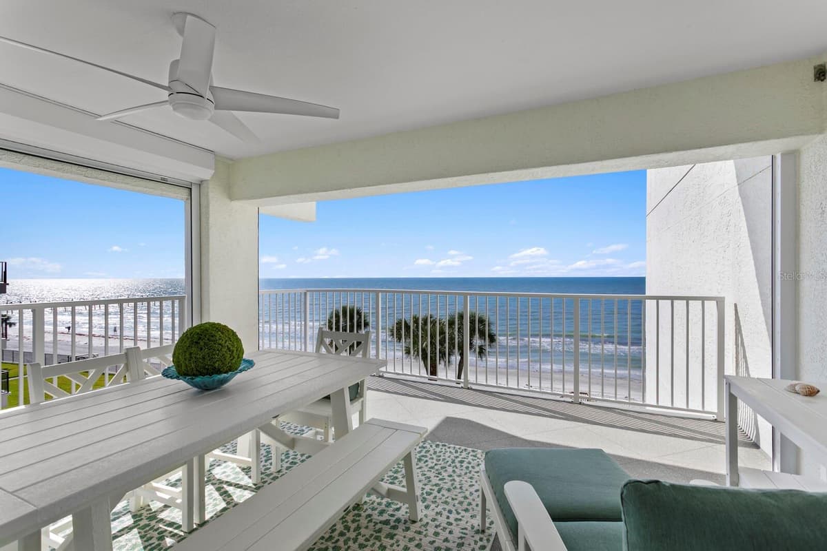 16332 GULF BOULEVARD — photo 43 of 92