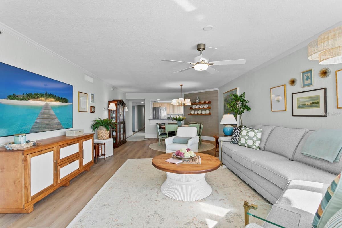 16332 GULF BOULEVARD — photo 34 of 92