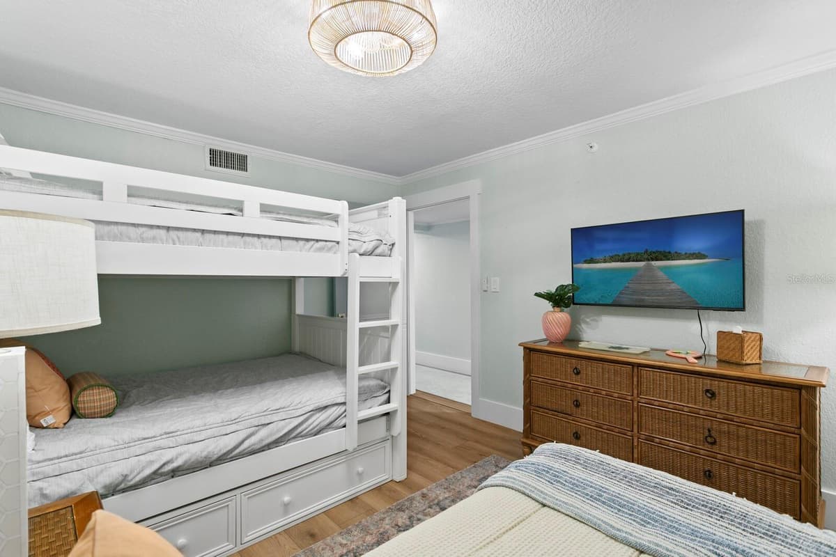 16332 GULF BOULEVARD — photo 41 of 92