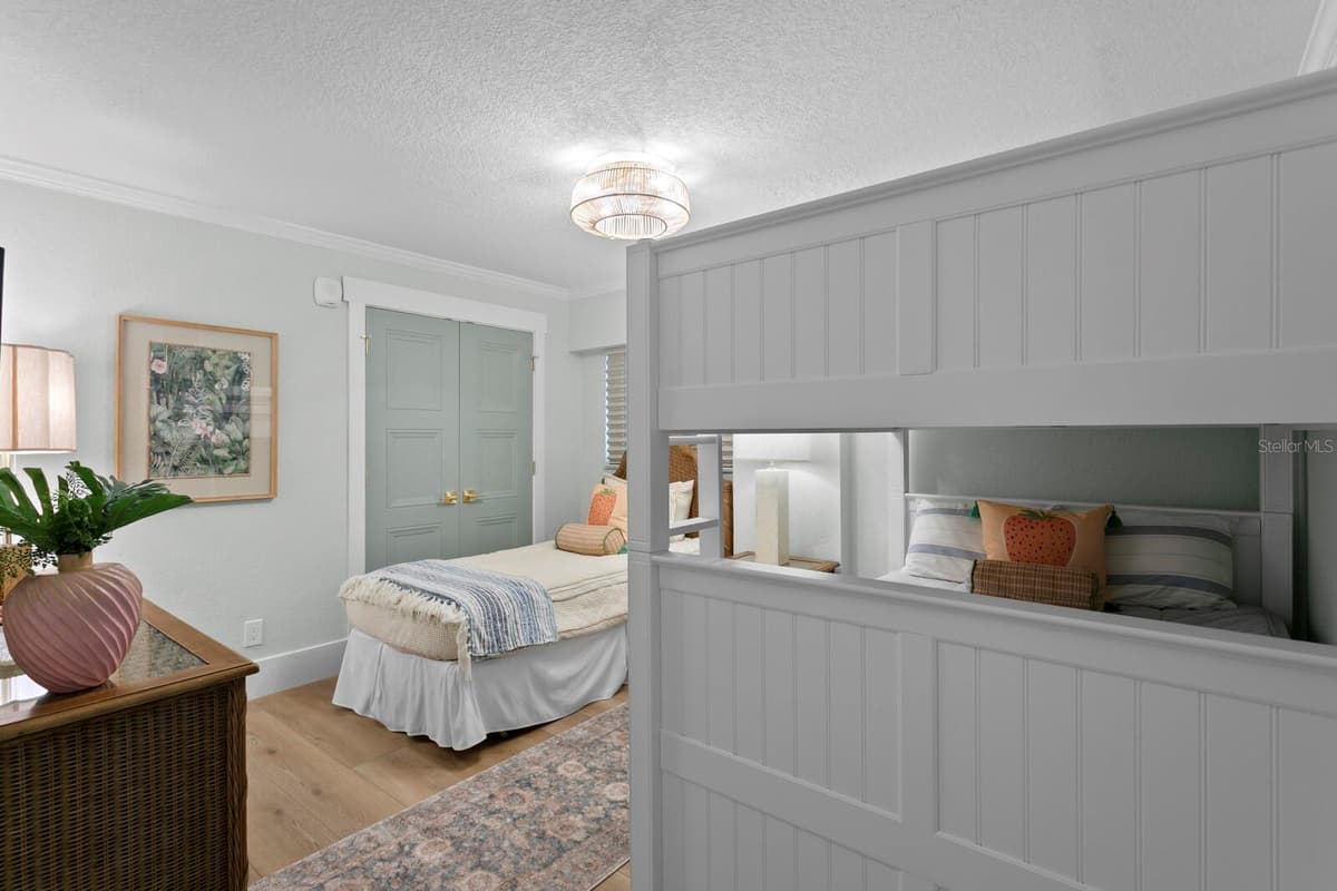 16332 GULF BOULEVARD — photo 39 of 92