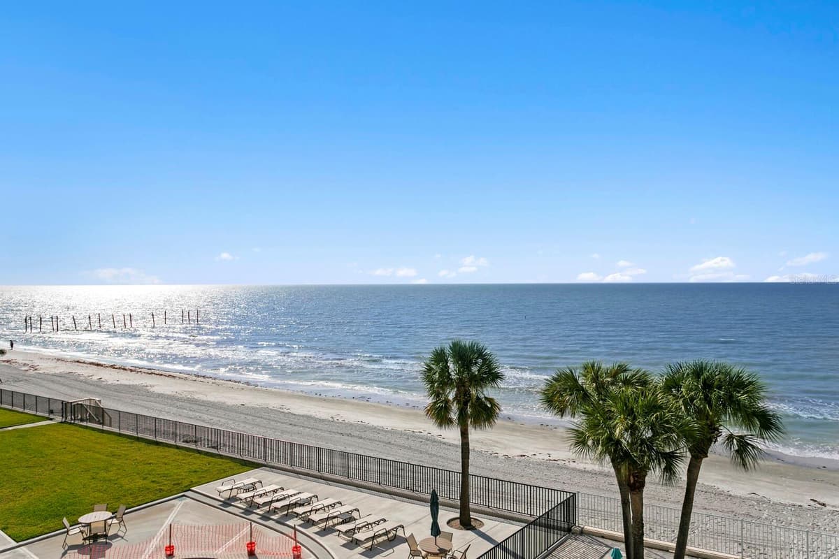 16332 GULF BOULEVARD — photo 47 of 92