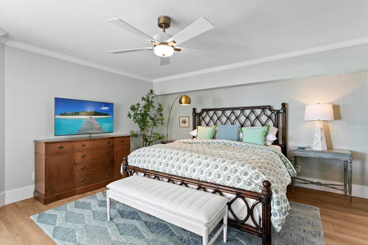 16332 GULF BOULEVARD — photo 13 of 92