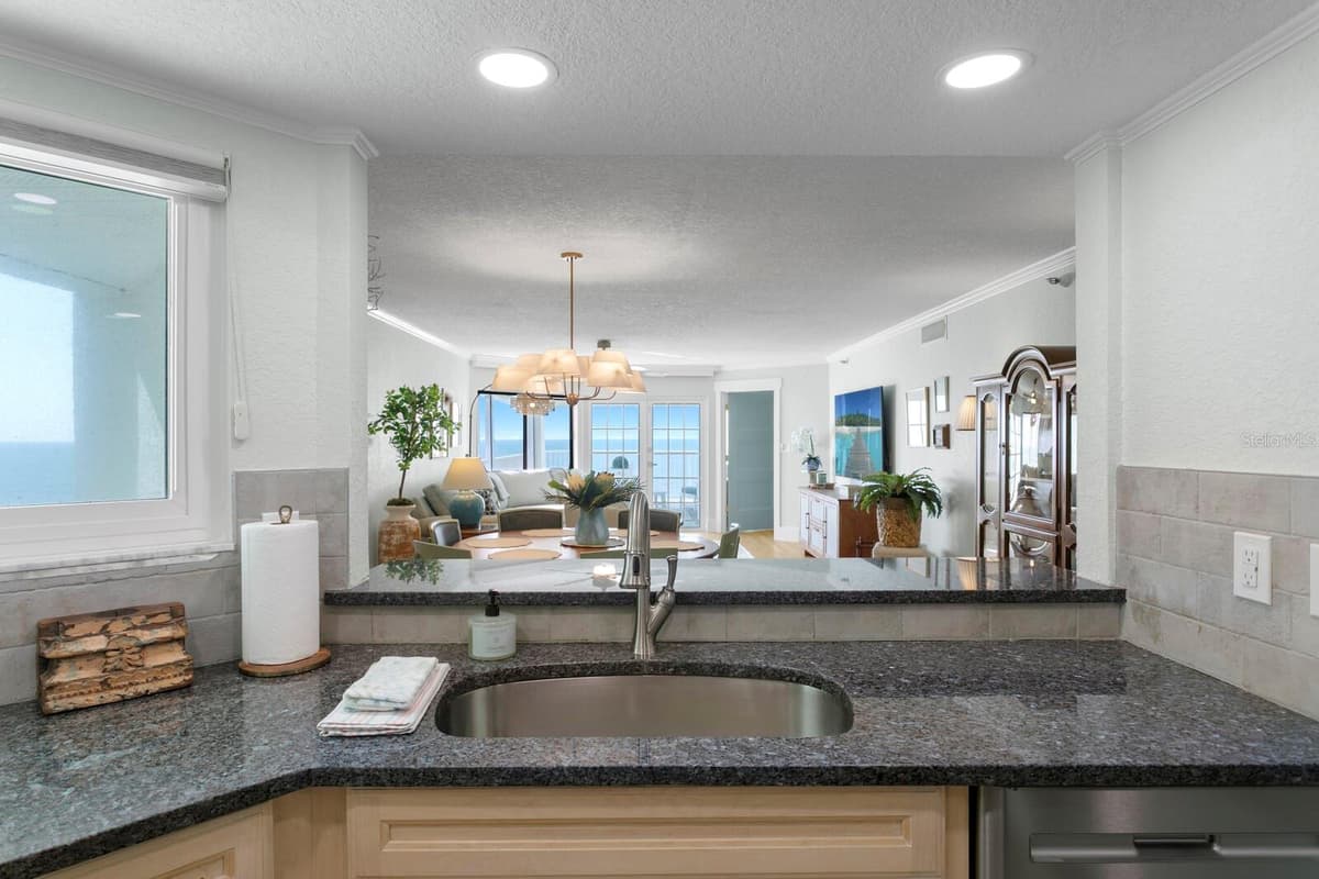 16332 GULF BOULEVARD — photo 24 of 92