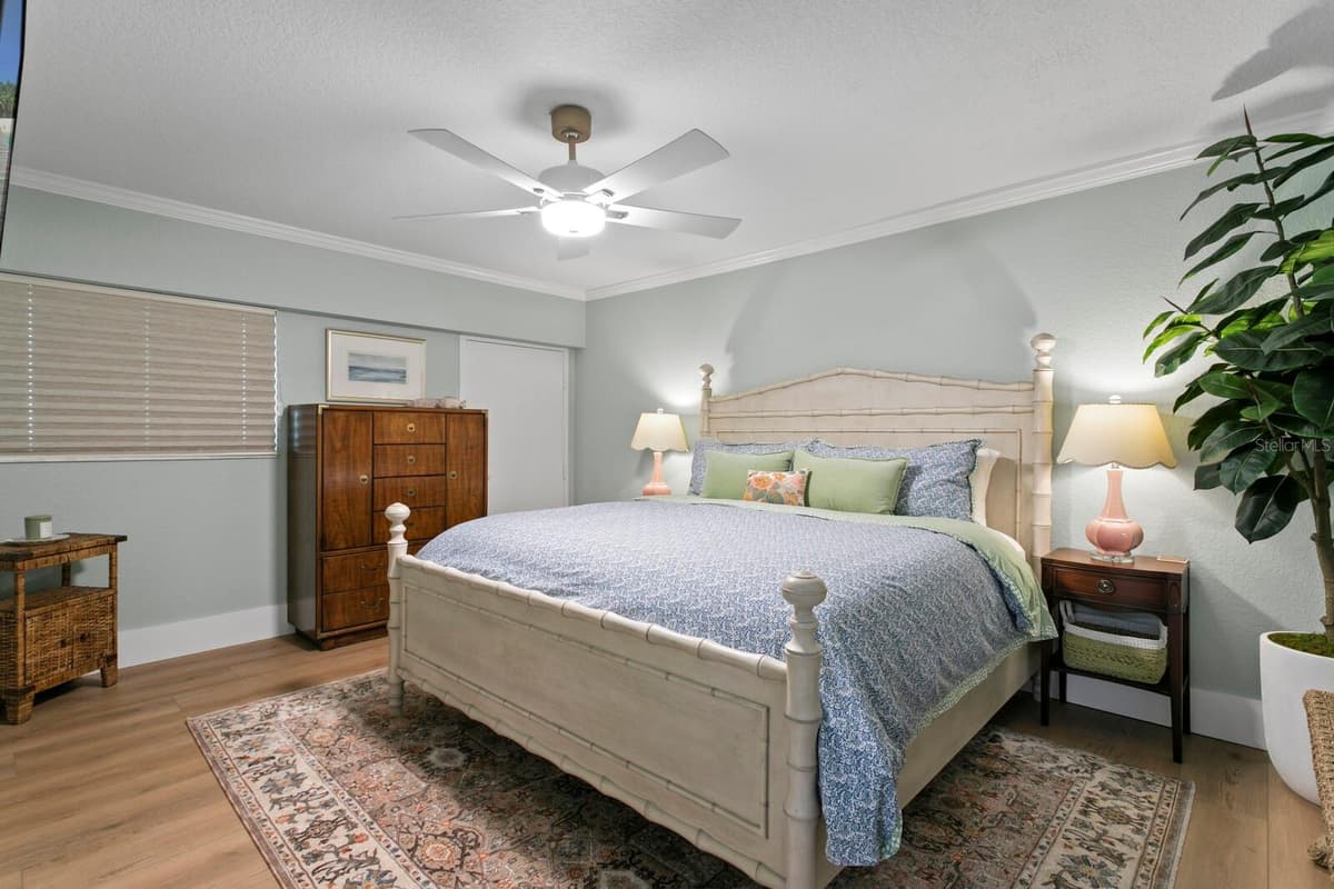 16332 GULF BOULEVARD — photo 35 of 92