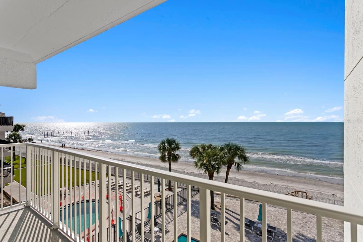 16332 GULF BOULEVARD — photo 45 of 92