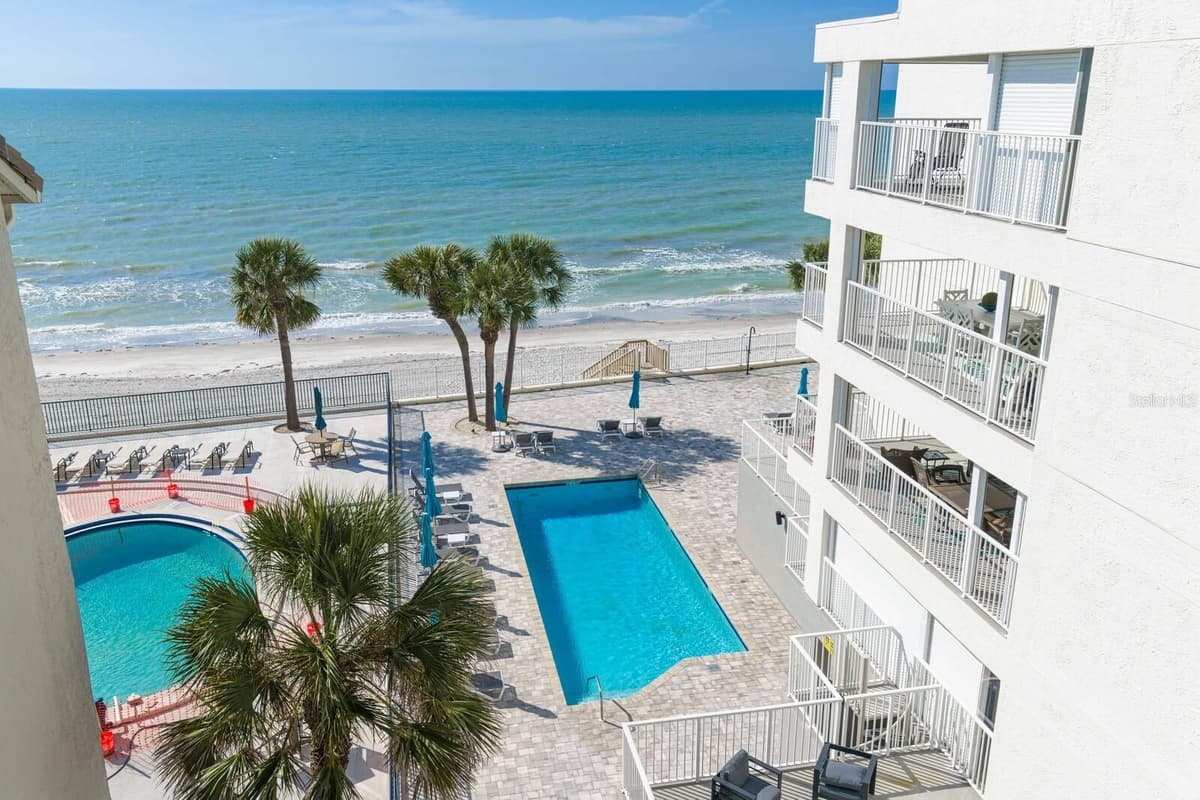 16332 GULF BOULEVARD — photo 5 of 92