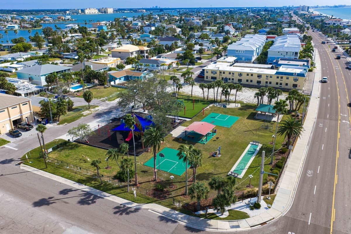 16332 GULF BOULEVARD — photo 90 of 92