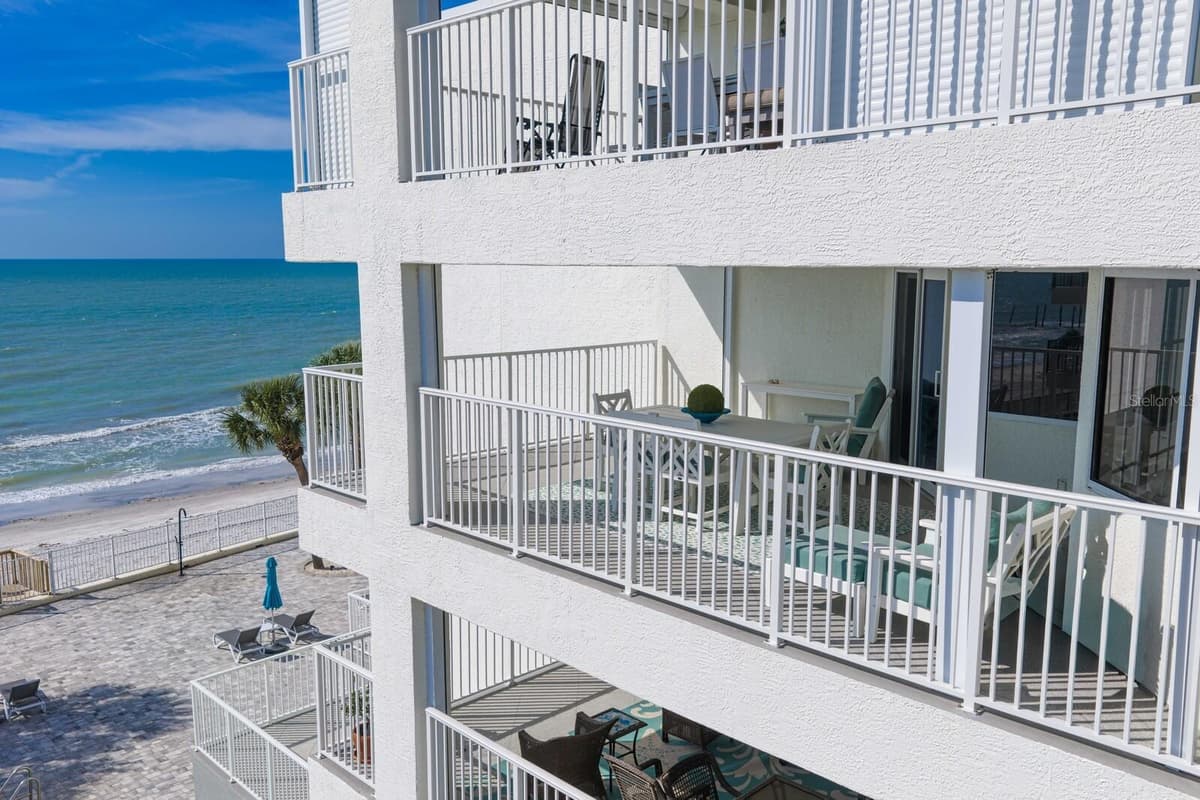 16332 GULF BOULEVARD — photo 65 of 92