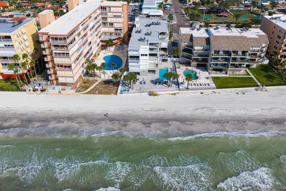 16332 GULF BOULEVARD — photo 82 of 92